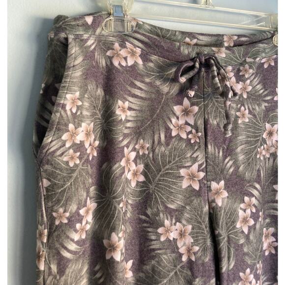 NWT Chaser Lounge Capri Pants Floral Large - Picture 3 of 8